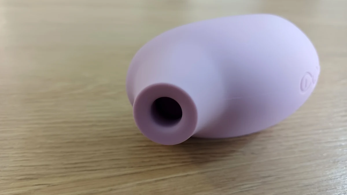 Nahaufnahme der Öffnung des Stimulationskopfs des Lelo Sona 3 Cruise