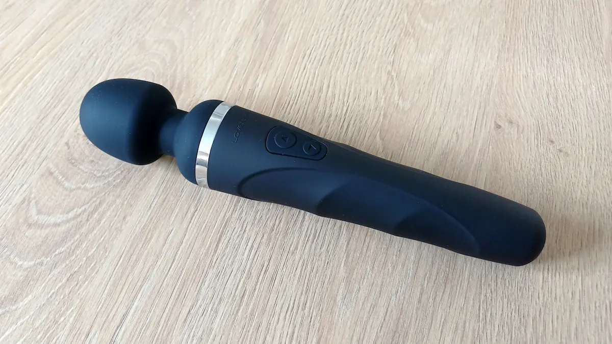 Lovense Domi 2 mit ergonomisch geformtem Griff
